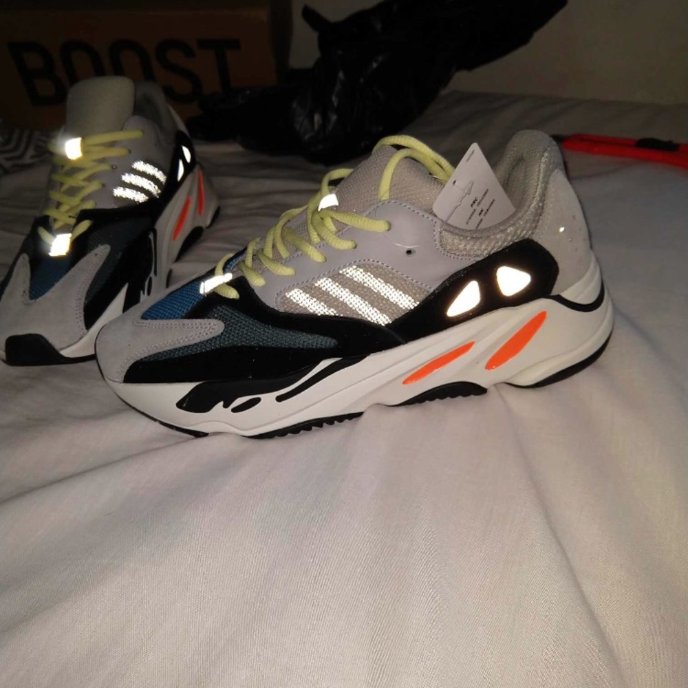 Addidas Yeezy wave runner solid grey700
